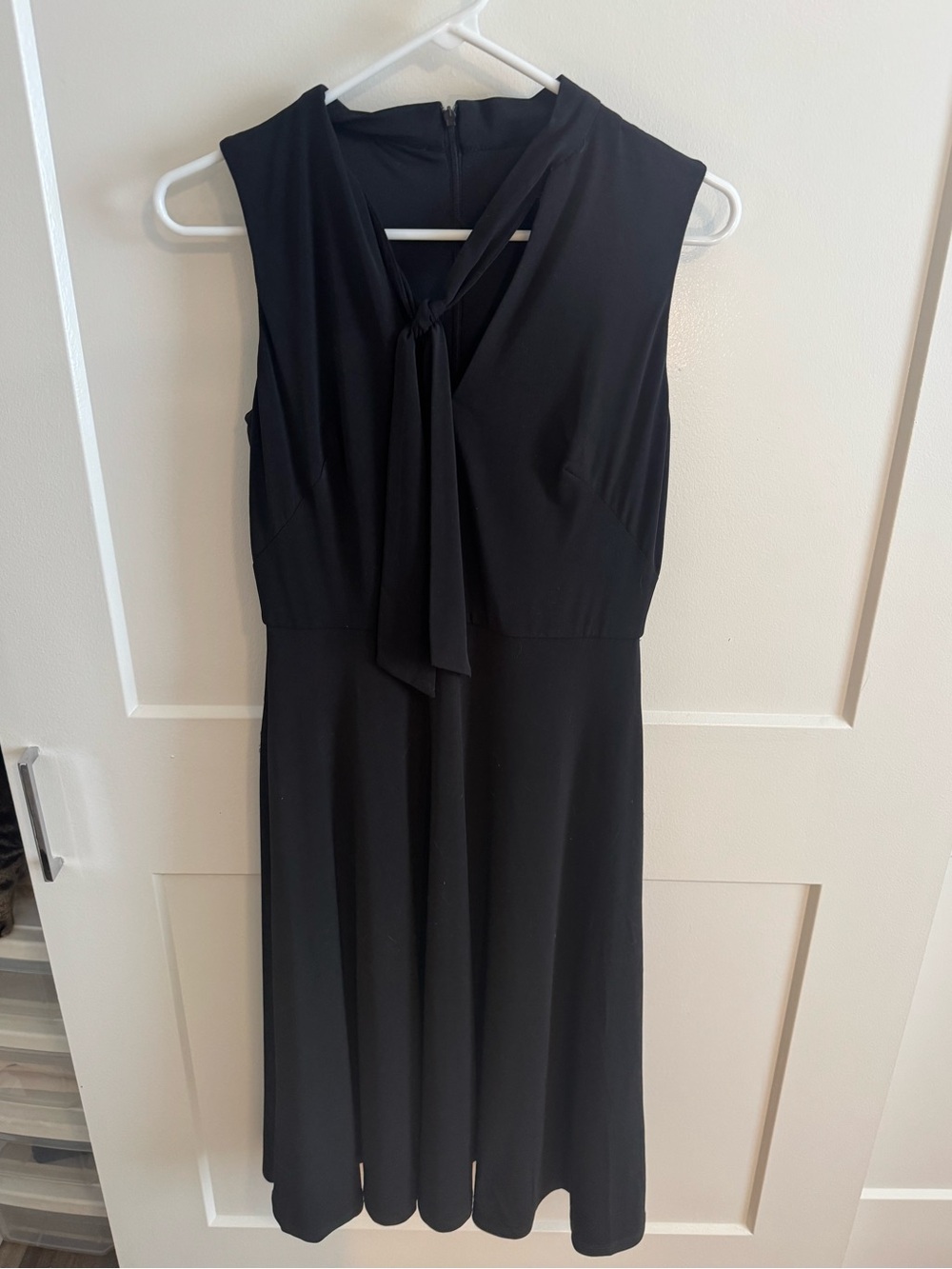 Maggy London Black Sleeveless Tie-Neck Midi Dress